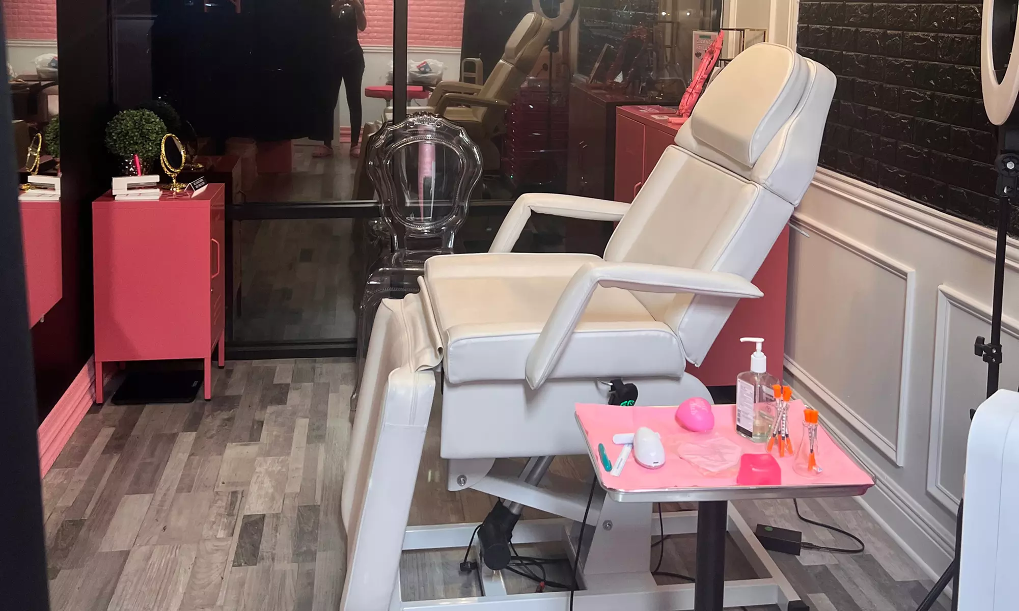 Unleash Your Glow: 12 Units of Jeuveau (new Botox) at Instant Glamour (Up to 30% Off) - Second Medium