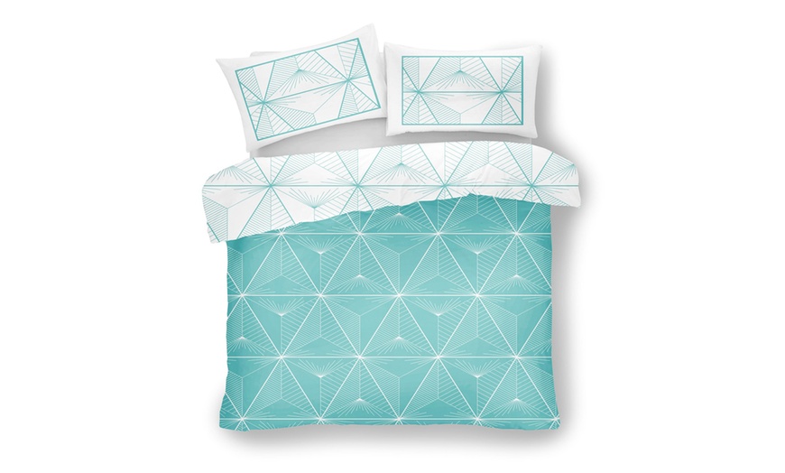 Image 2: Zander Printed Duvet and Pillowcase Set