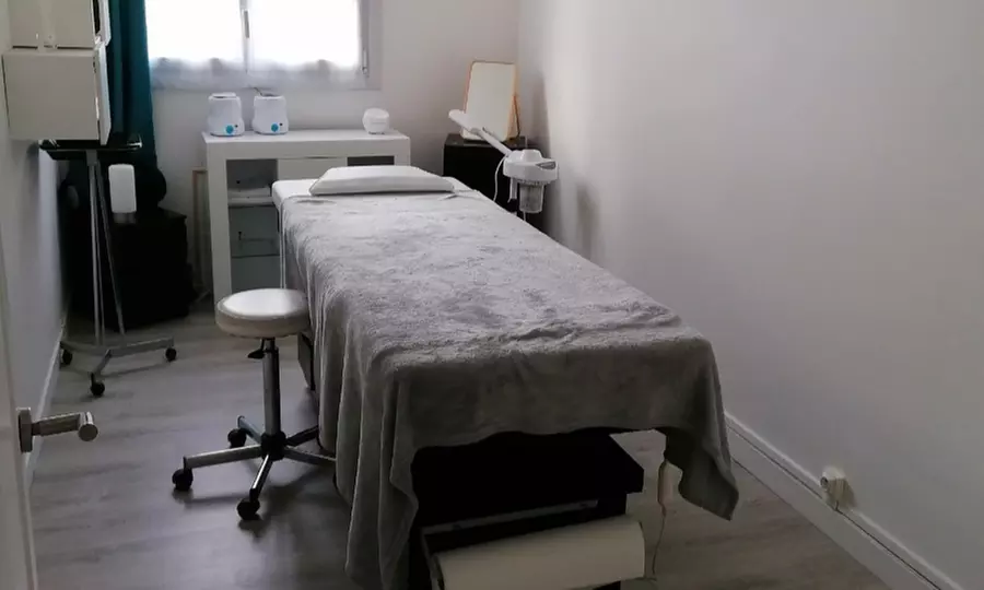 Jusqu'à 40% de remise sur Extensions des cils chez Merry nails et lashes