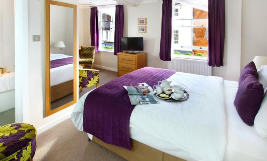 Image 5: Berkshire: Double Room for Two with Breakfast and Late Check-Out