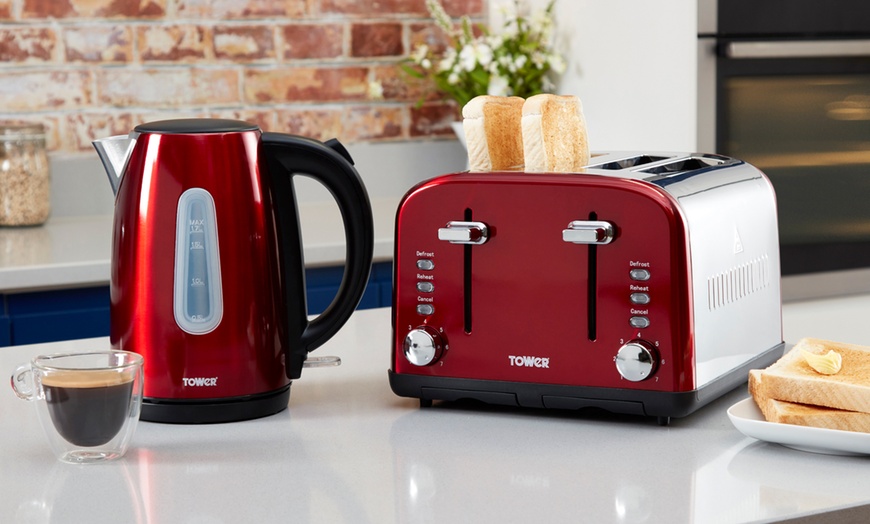 Image 9: Tower Kettle and Four-Slice Toaster