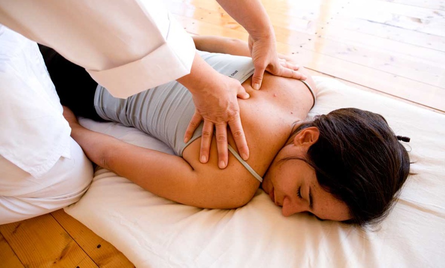 Image 3: Seduta di Reiki o Shiatsu al Centro Olistico La Via Della Luce