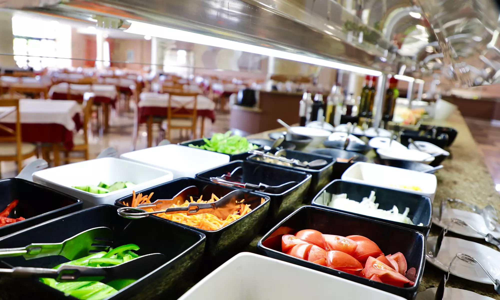 Cena para 2 o 4 personas con bebida ilimitada y cóctel en hotel 5*