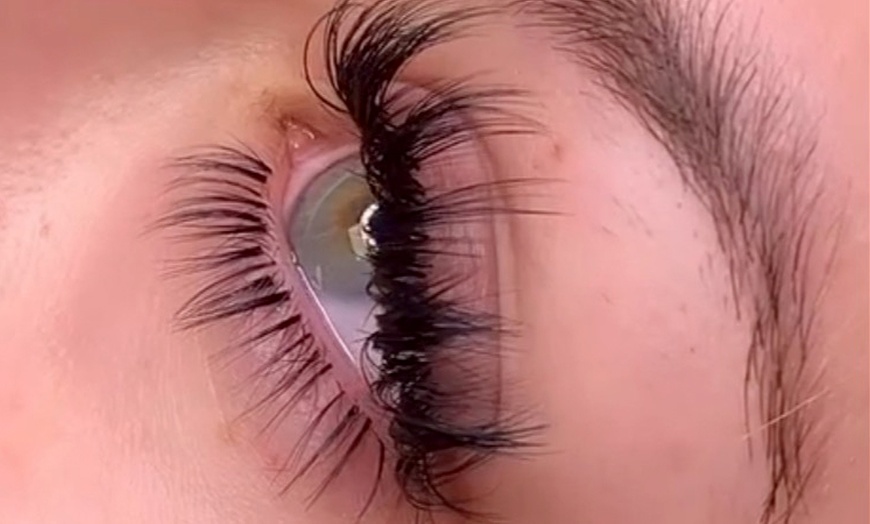 Image 2: Up to 30% Off on Eyelash Extensions at Beautysoangelic