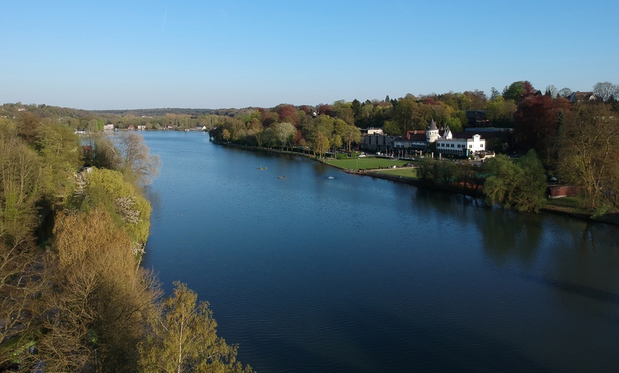 Image 16: Belgique, Lac du Genval : chambre double avec petit déjeuner