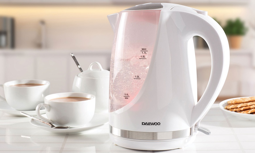 Image 5: Daewoo Kettle and Toaster Set