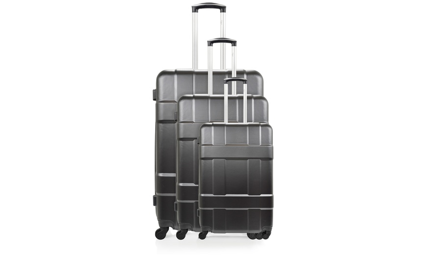 Image 2: Three-Piece Luggage Set