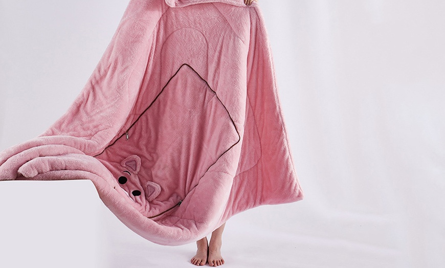 Image 10: Coperta e cuscino a tema cartoni