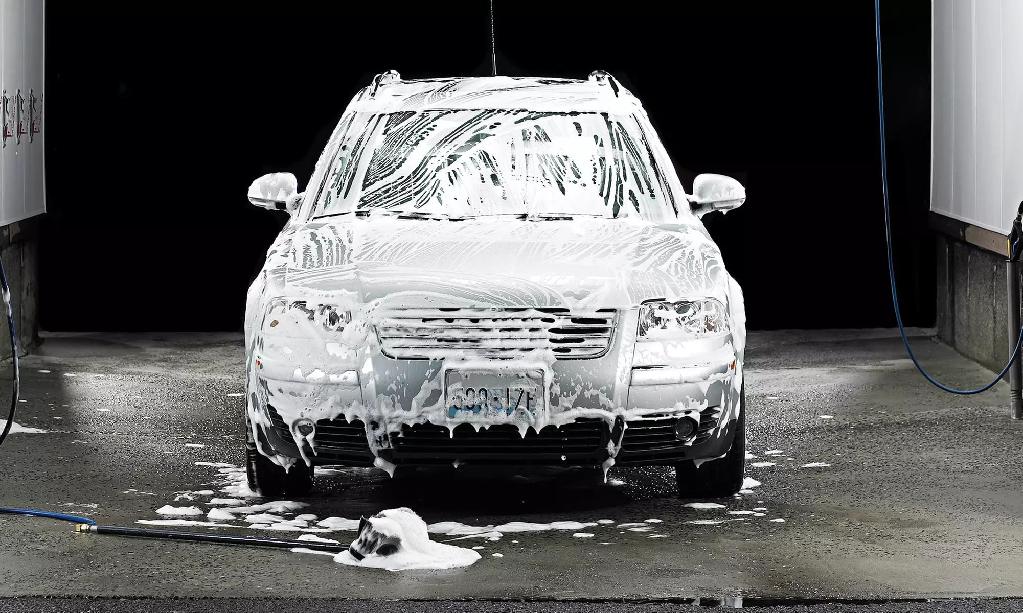 Lavage auto "Silver", "Gold" ou "Platine" avec Magic Car Wash (jusqu'à25% de réduction) - Primary Image