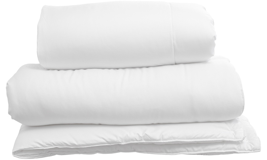 Image 2: All Seasons Duvet 15 Tog