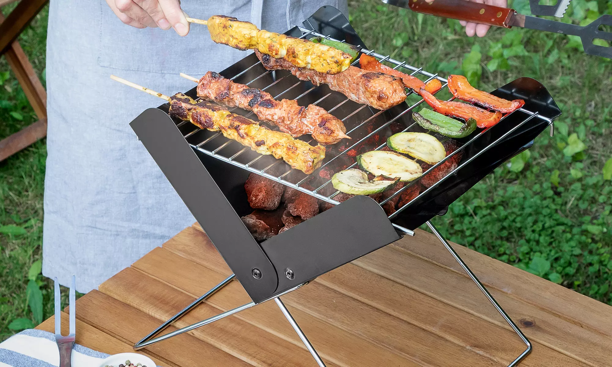 Barbecue de table pliable au charbon de bois InnovaGoods