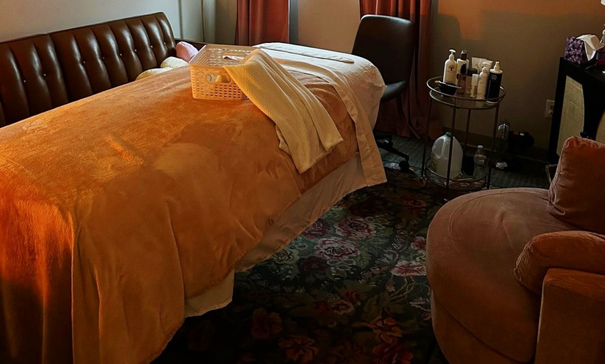 Image 2: Choice of Massage (Swedish, Deep Tissue or Hot Stone) (60-Minutes)