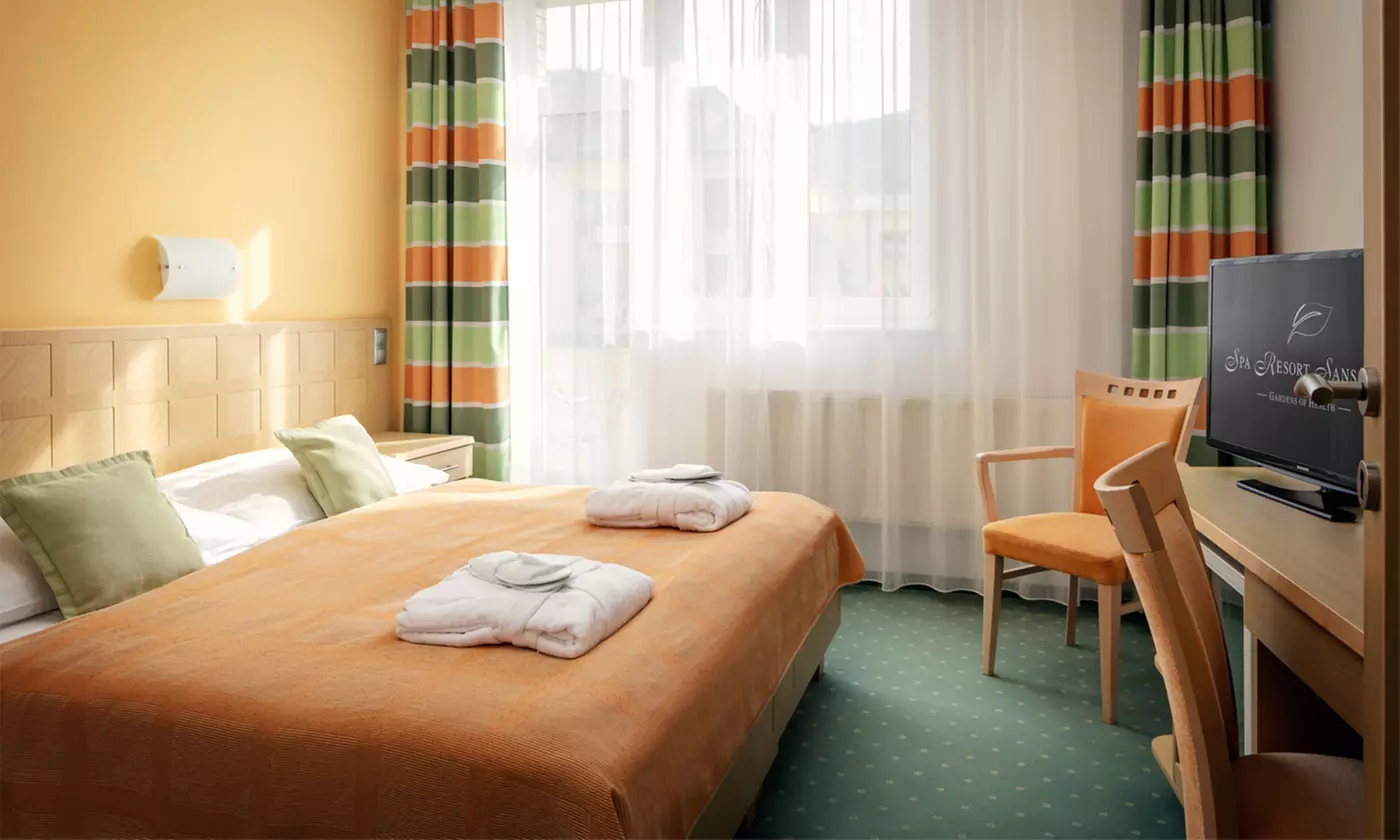 Karlsbad: Doppel- od. Zweibettzimmer mit Halbpension & Treatments