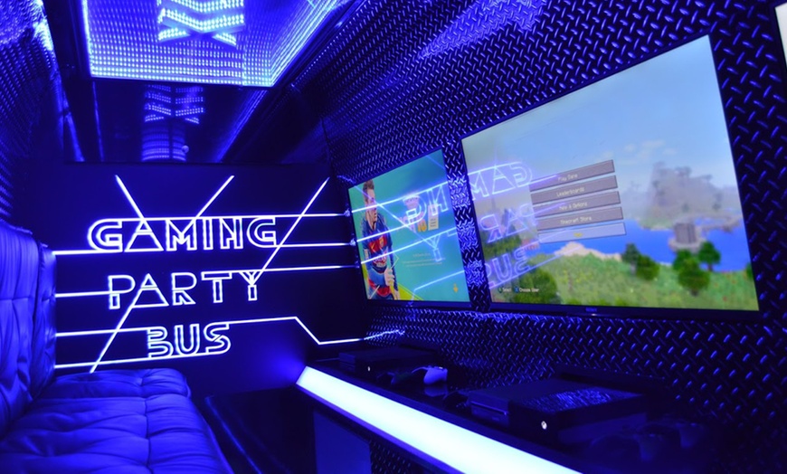 Image 5: Gaming Party Bus