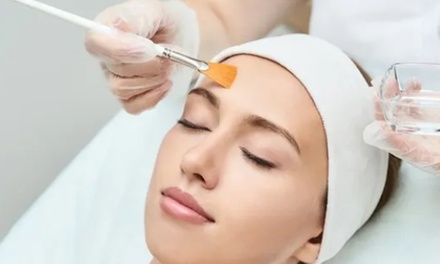 60 Min. klassische Gesichtsbehandlung inkl. Massage und Ampulle für 1 Person (nur für Frauen) - Hautlounge