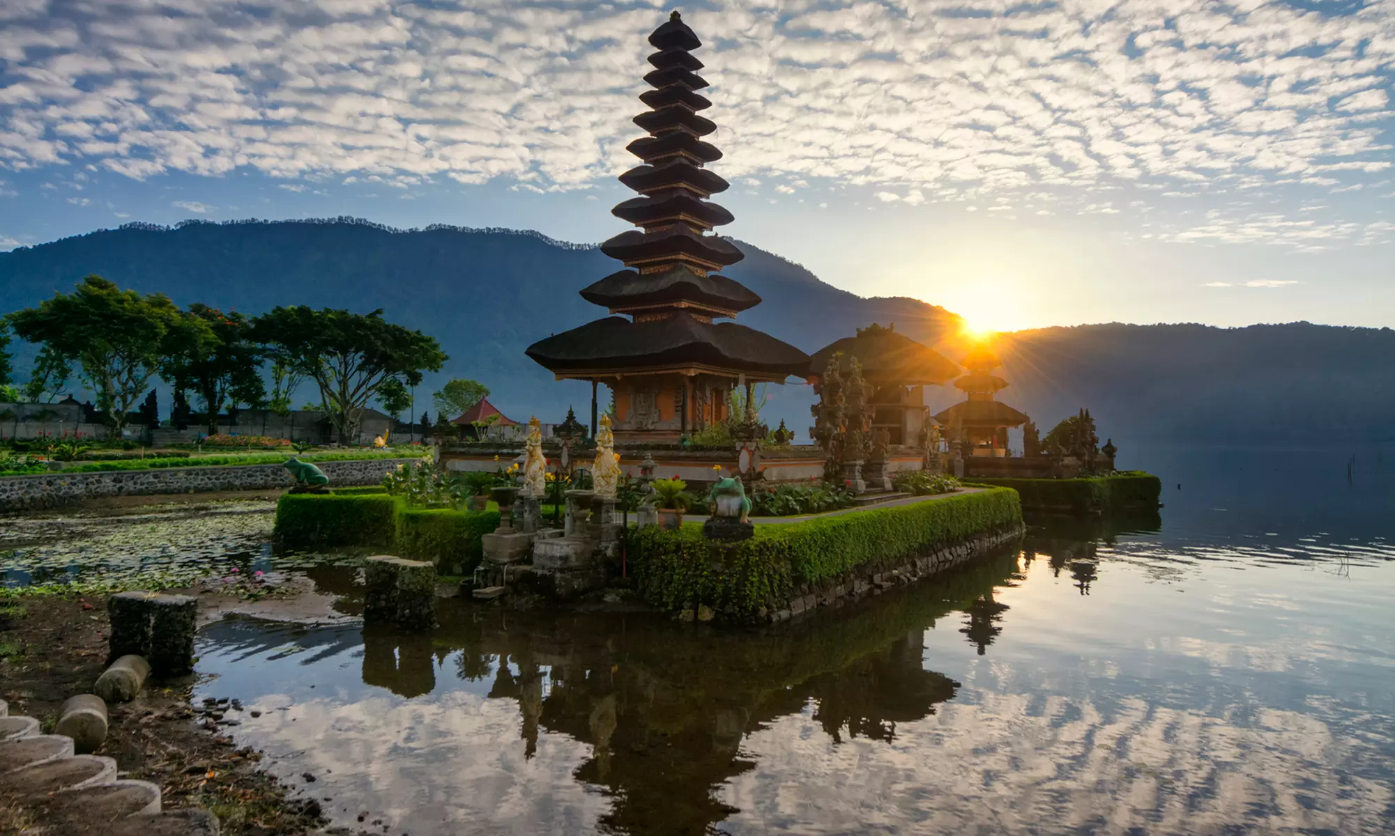 ✈ 10-Day Tour of Bangkok, Pattaya & Bali with Air from Intertrips 