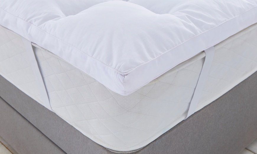 Image 3: Silentnight Mattress Topper