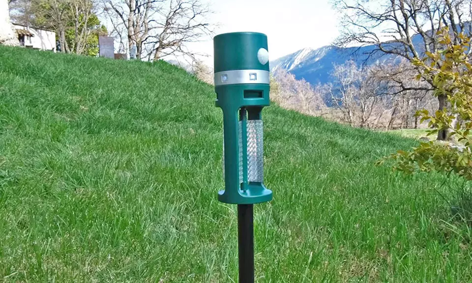 1 o 2 repellenti per giardino ad ultrasuoni