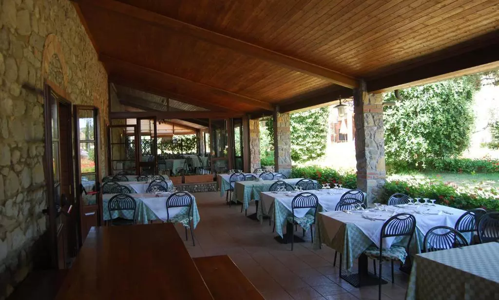 Val di Cecina: camera Standard con colazione o mezza pensione e Spa