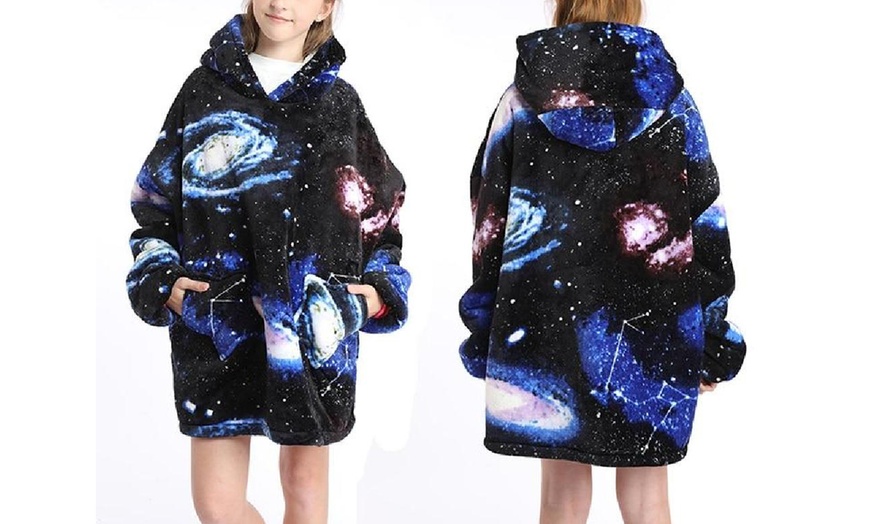 Image 25: Kids' Oversized Fluffy Hoodie Blanket