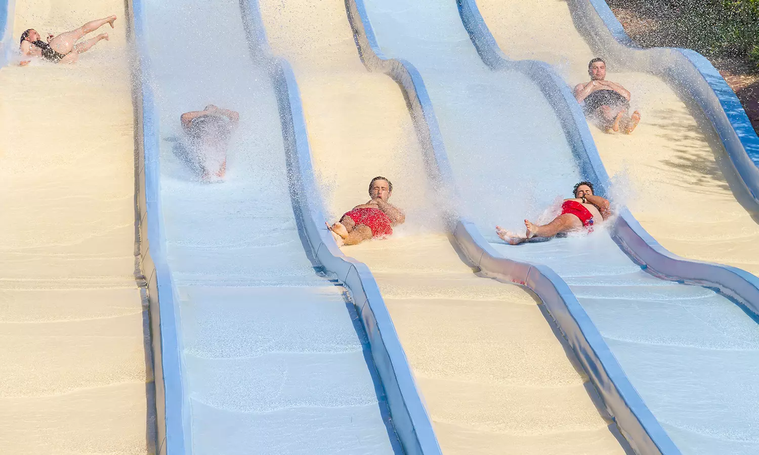 ¡Al agua, patos! Entrada para adulto o júnior a Aquópolis Villanueva