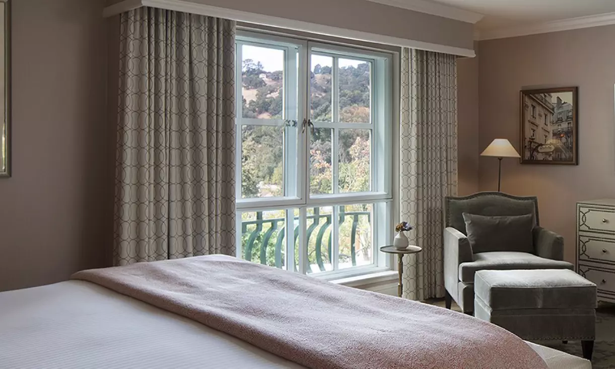 Indulge in a 4-Star Lafayette Park Hotel & Spa in SF Bay Area with Wine. Book now! - Primary Image