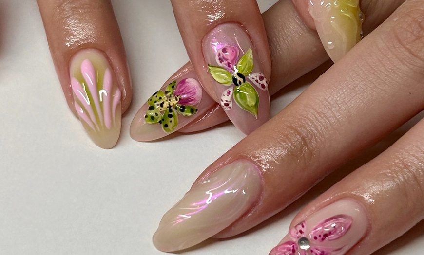 Image 1: Get a Structured Manicure With Soft or Hard Gel for Elegant Nails