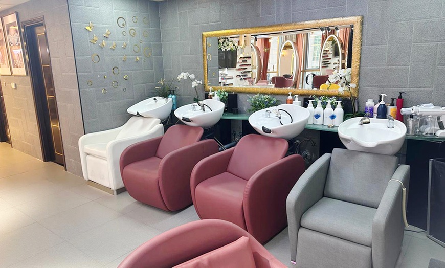 Image 6: Brightening, Purifying, Anti-Aging, Deep Cleansing Facial and More