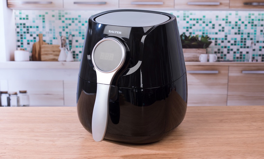 Image 2: Salter Digital Hot Air Fryer