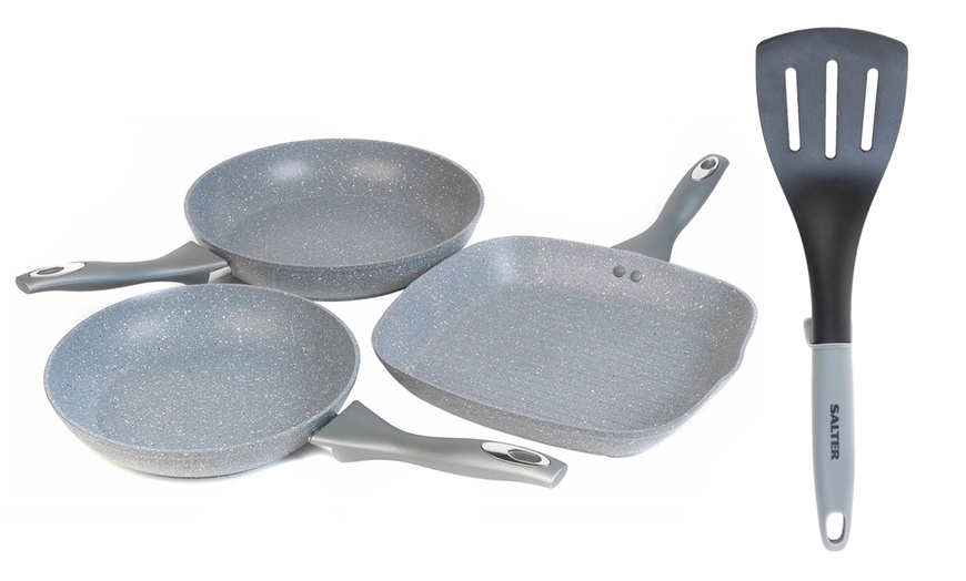 Image 1: Salter Frying Pan Set with Spatula