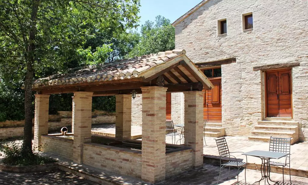 Fano 4*: soggiorno con colazione e degustazione in azienda agricola