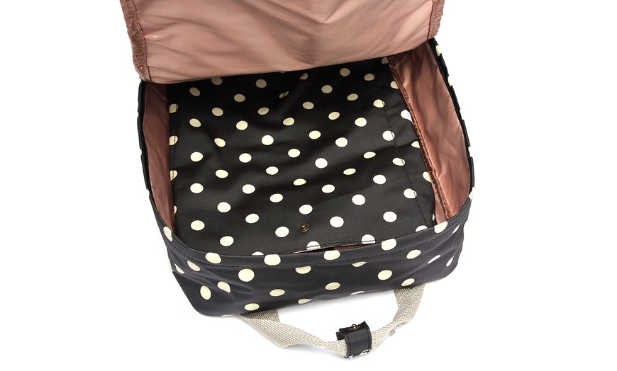 Image 7: Retro-Style Backpack