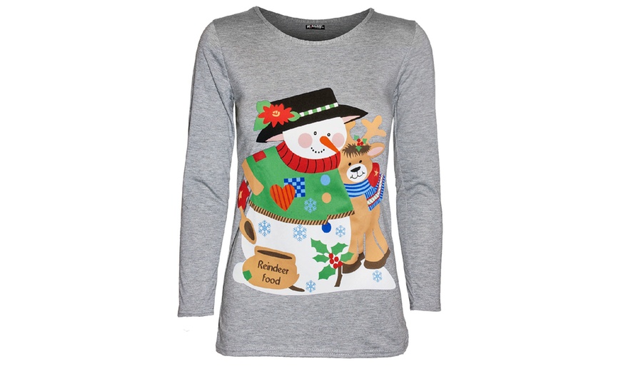 Image 11: Christmas-Themed T-Shirt