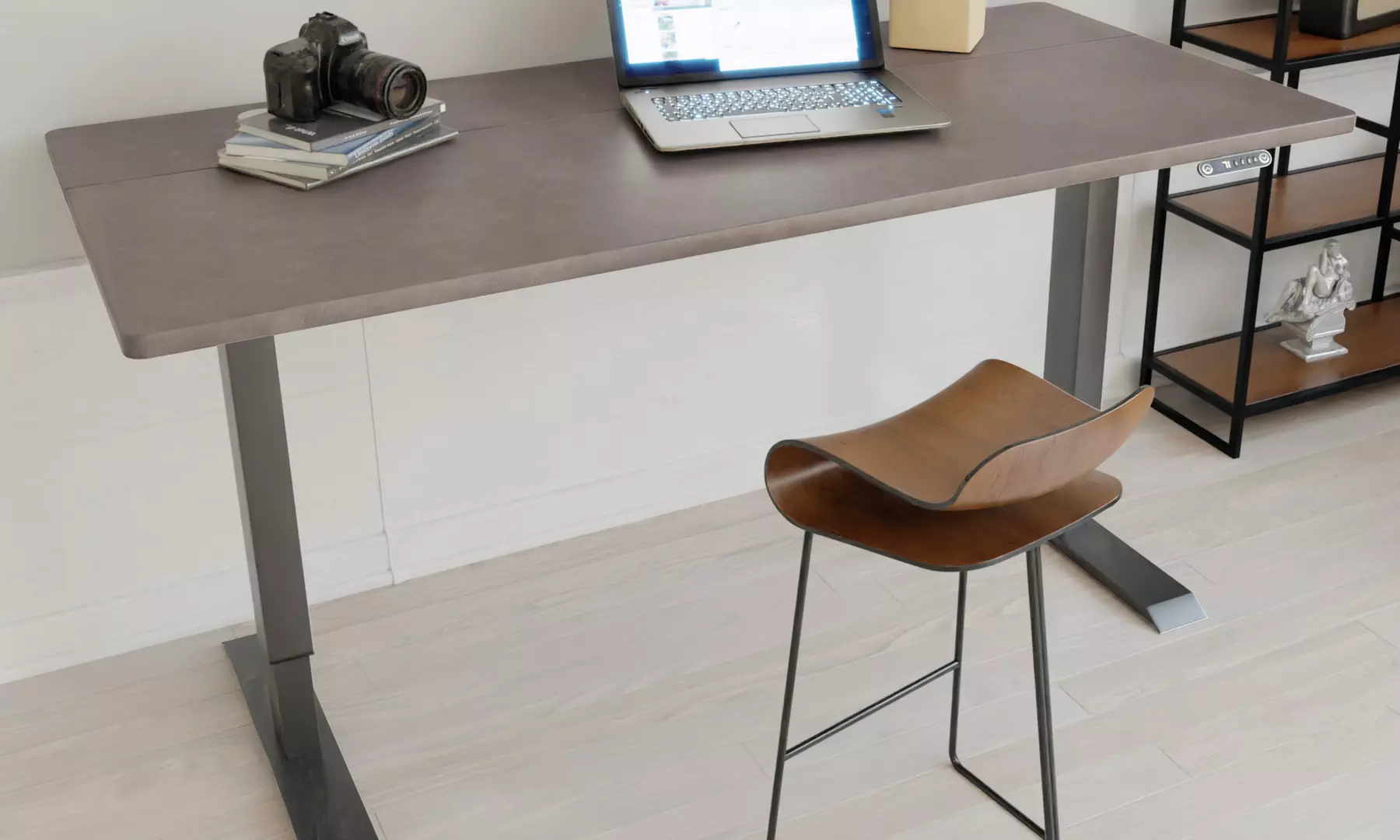 VESKA elektrisch höhenverstellbarer Schreibtisch