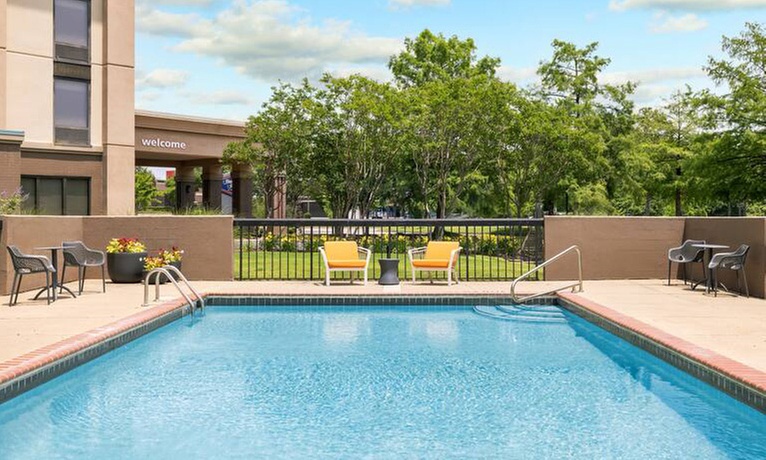 Hampton Inn Memphis-Free Breakfast, a quick walk to Shelby Farms Park