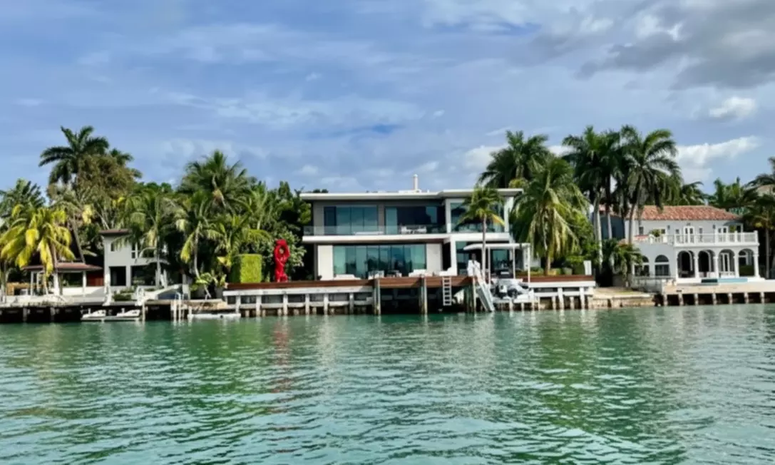 90 Minute Homes of the Rich & Famous Boat Tour @ Miami Skyline Cruises