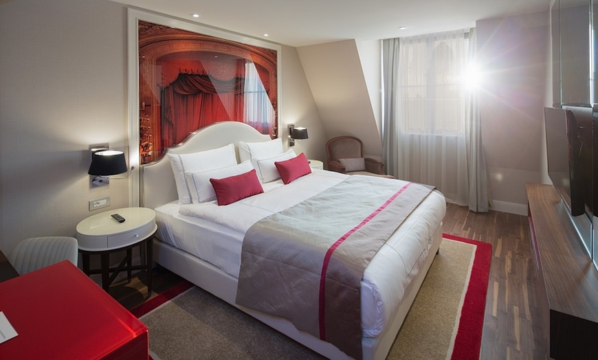 Image 11: Berlin: Classic Double Room with Breakfast and Spa