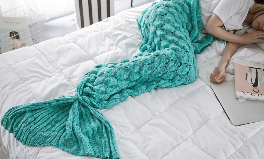 Image 12: Mermaid Tail Blanket