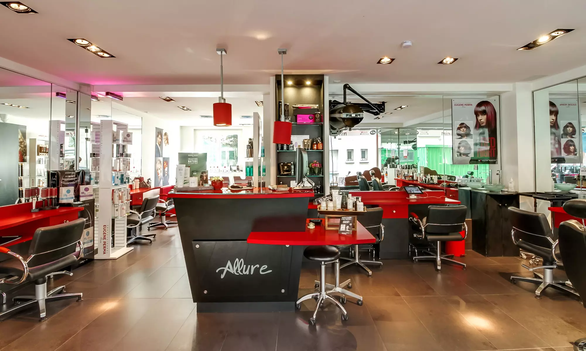 Forfait shampoing, coupe, brushing et couleur en option avec Allure Paris 15ème (jusqu'à 53% de remise) - Primary Image