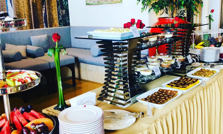 Image 14: Lebanese Buffet Brunch