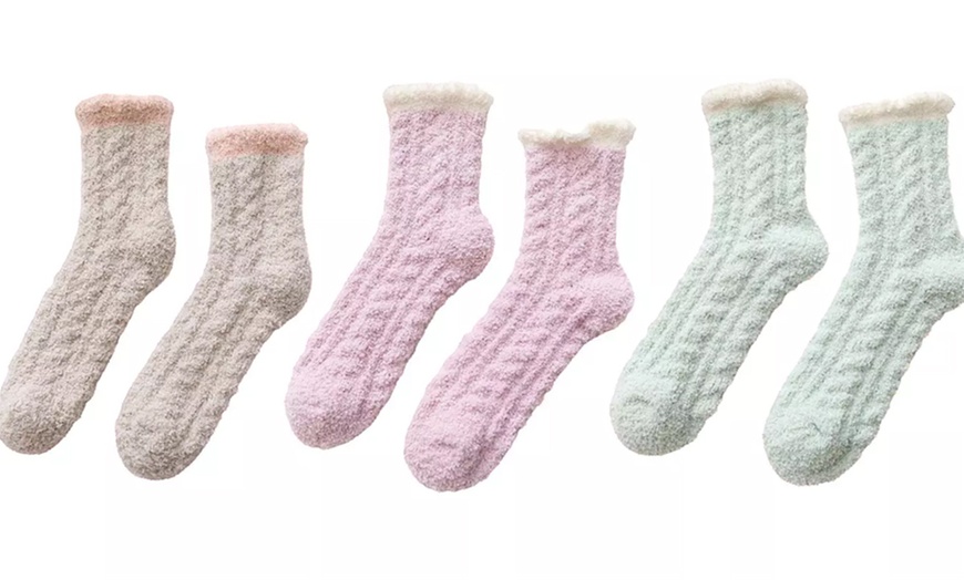 Image 2: Three-Packs of Women's Fluffy Socks 