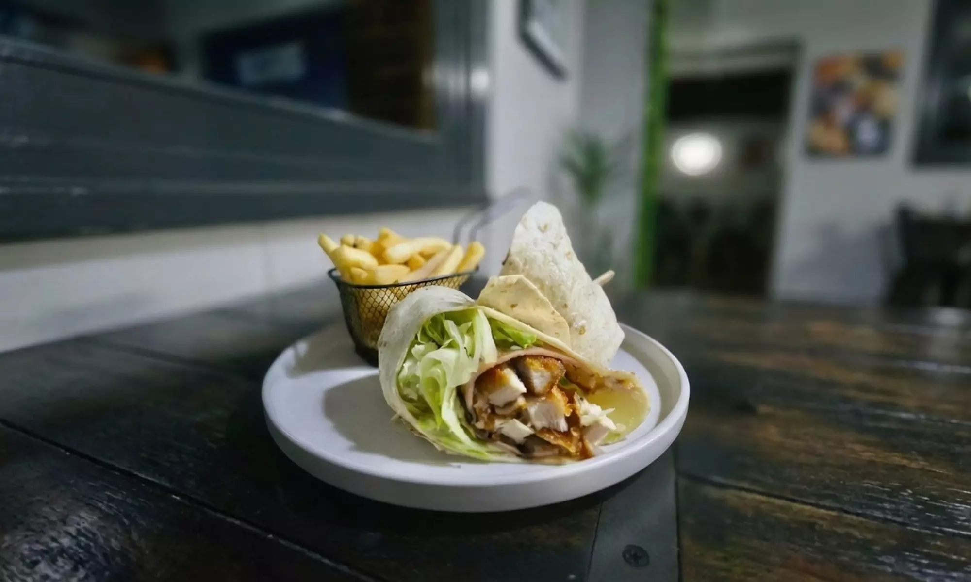 Complete Dinner with Mains & Drinks: Perfect for Groups & Celebrations