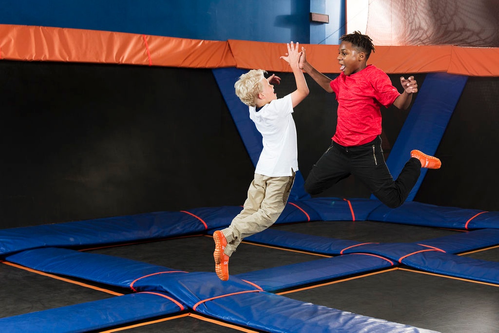Sky Zone Las Vegas Jump Pass & Party Deals - Save Up to 44%