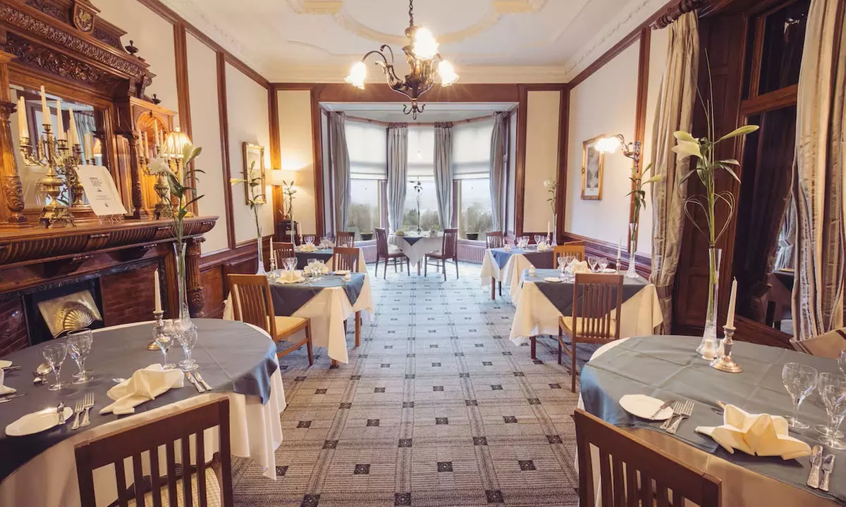 4* Lake District: Romantic Lake Cruise & Scenic Stay for 2