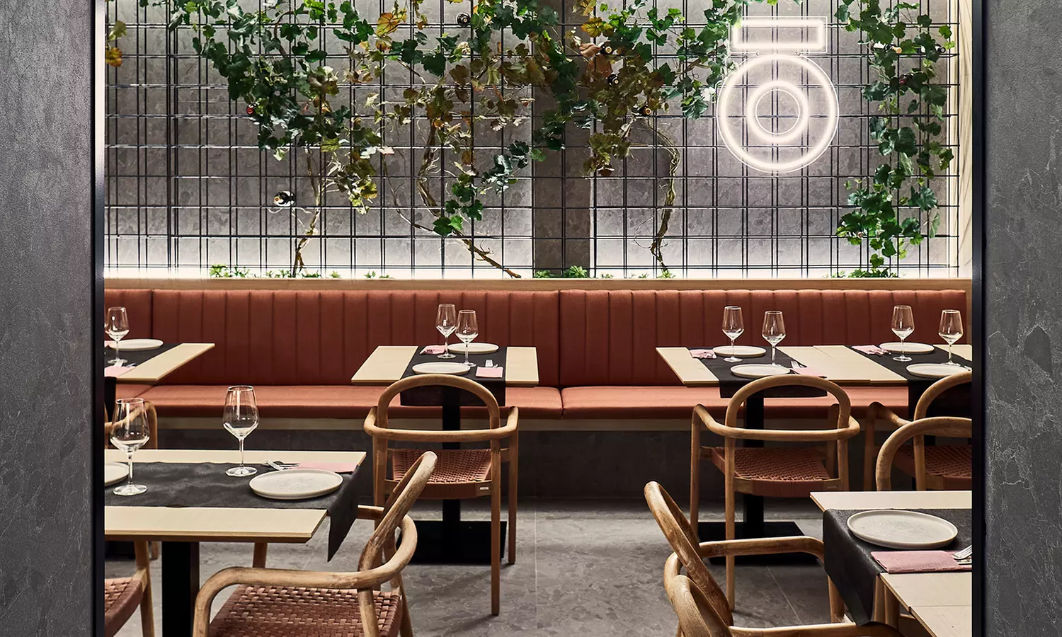 Menú mediterráneo para 2 o 4 personas con entrante, postre y bebida