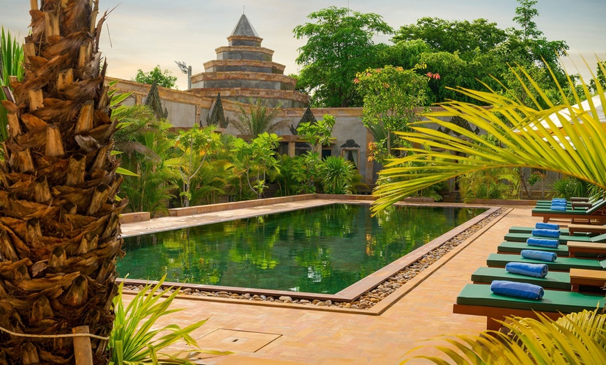 Image 4: Cambodia: 7 Night Romantic Getaway - Luxury Resort