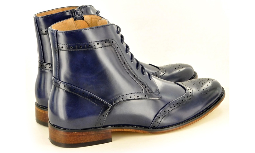 Image 9: Men's Round Toe Brogue Boots