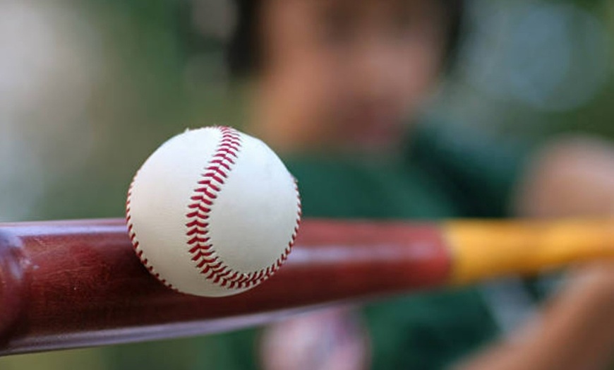 Image 3: ¡Menudo swing! Experiencia en túnel de bateo de béisbol