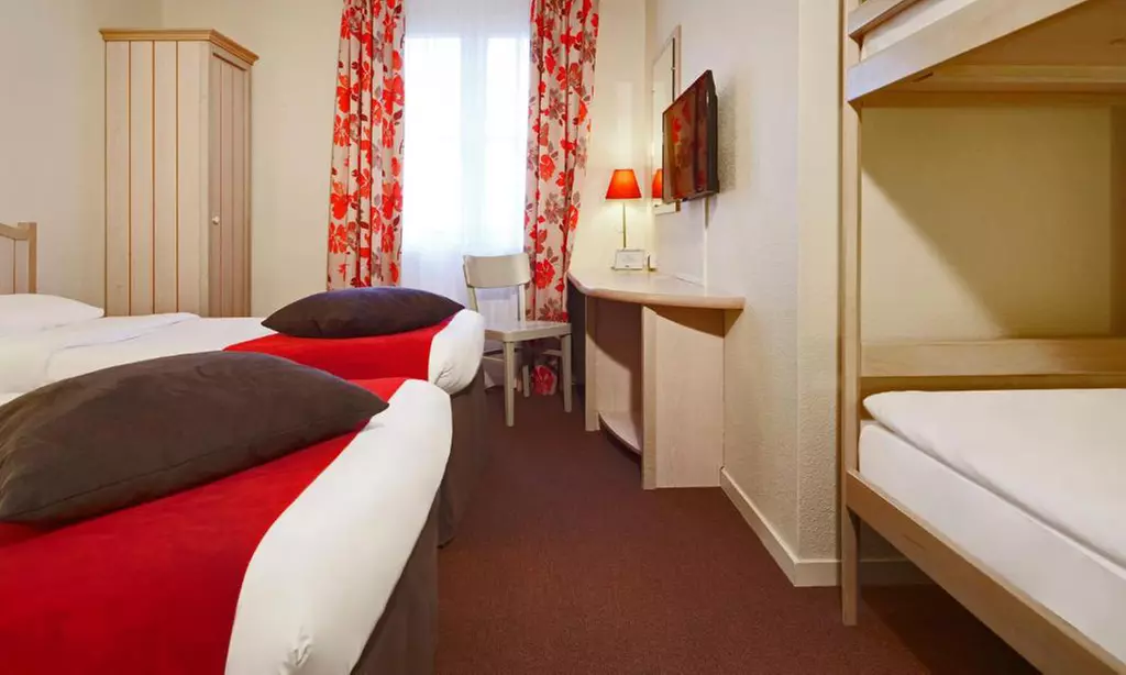 ✈ Disneyland Paris: Volo diretto più hotel e ingresso al parco