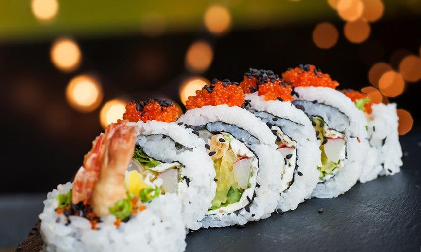 Groupony wartościowe na dowolne rolki sushi z menu w KOKU Sushi